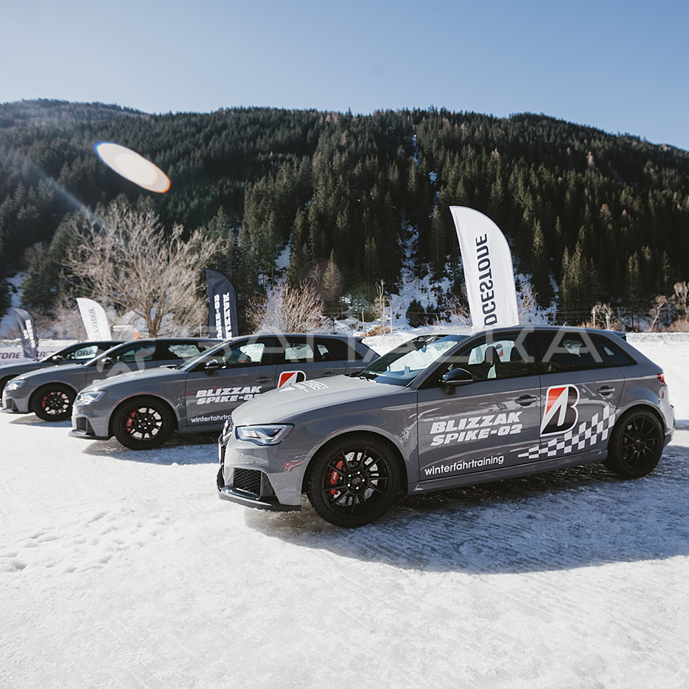 215/65R16    Bridgestone Blizzak Spike-02 SUV  98T шип
